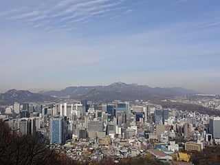 展望台からのソウルの街並み、大都市ですね